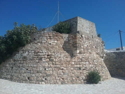 Inside the “Frankish” kastro on Antiparos.