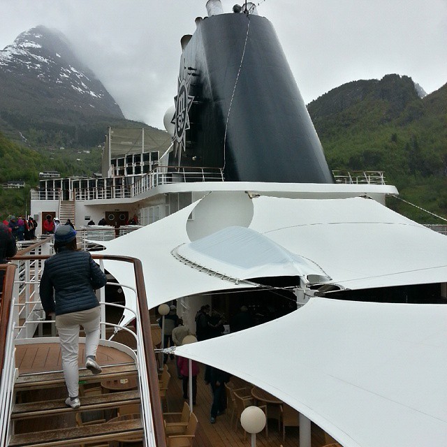 #wonderful_places #wonderland #MSCSinfonia enter in #geirangerfjord in #norway @visitnorwayIT @msccruisesofficial#crazycruisesonboard #eraora #cruiselife #cruiseship #cruising #cruise #bloggers #cruisebloggers #traveling #vacations #explore #pics...