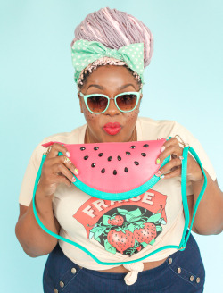2jam4u:  dyehardblackhair:superselected:  Amina Mucciolo Rocks a Series of Summer Looks From ModCloth.  Sllllaaayyyy amina is my favourite person on instagram