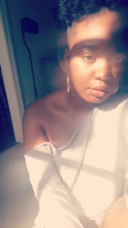 kumkaniudaku: I don’t know if the selfie thing is still happening but here’s my face. Y&