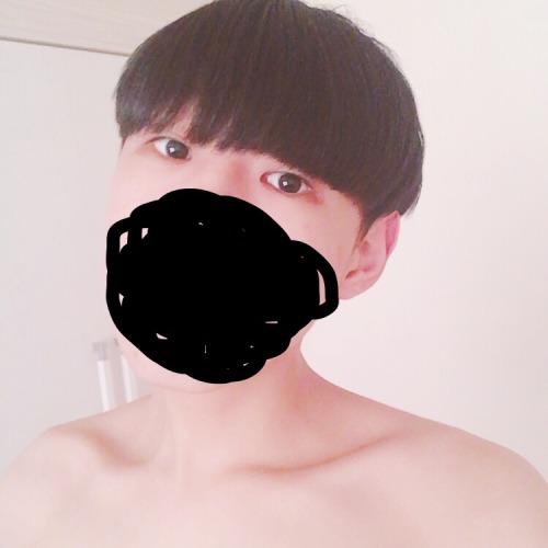 ryun-17: ryun-17: 몸 사진은 처음 올려보는 듯..! 내 사진 아직도 돌아다니는구나..