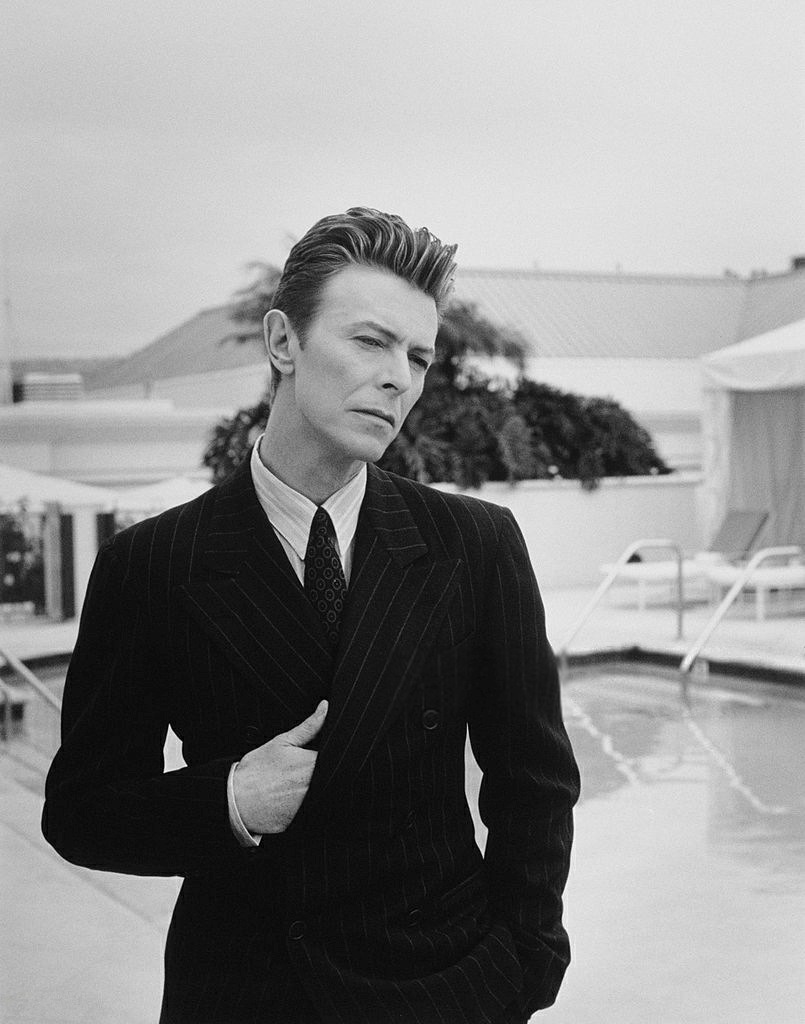 psychodelicate-girl:nightspell:David Bowie photographed by Michel Haddi for Interview