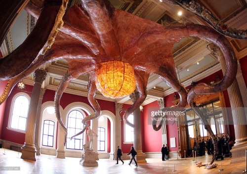 ex0skeletal:Sculpture by Chinese artist Huang Yong Ping, “Wu Zei”, a 25 meter wide octopus at Monaco