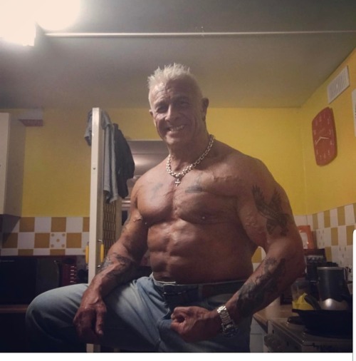 pastel86: daddy of the day.