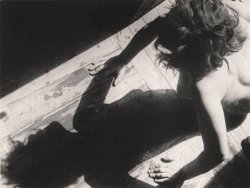 flashofgod:  Alexander Rodchenko, Untitled, 1930.