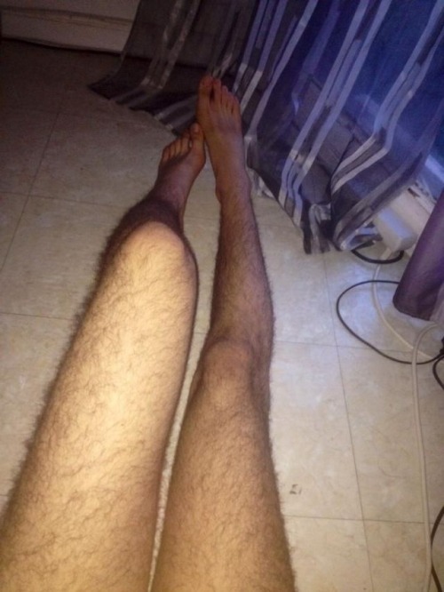 skinny legs