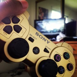 holleyjay:  Gold All In My Controller #ps3