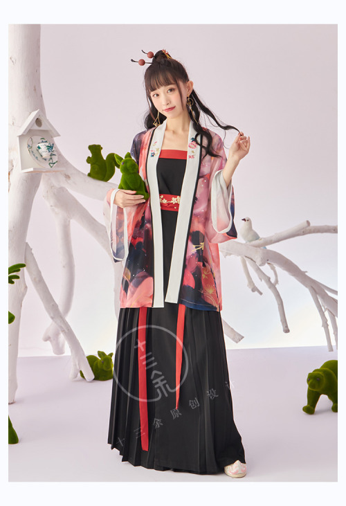 hanfu-asks: Hanfu by 十三余 小豆蔻儿 West Lake Dragon Girl-Store Memorial [西湖龙女-实体店纪念款] Part of Shi San Yu