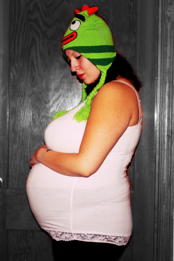 winkingdaisys:  maragoesblah:  31 weeks and