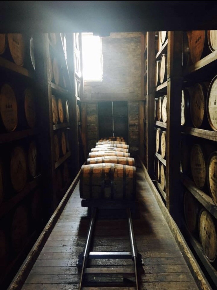 jaegerdog: whiskeyandgrit:    My kinda vault…   