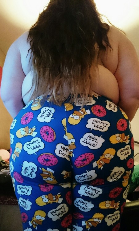 hengmcfly:  misschubbachubb:  Just a few pics 😄 “mmm…donuts!” 😊🍩  Stunning 