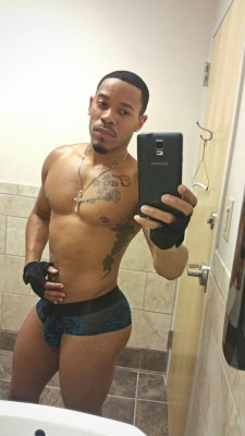 administrativejigga:  mrmiller41:  Damm Greg  turn around next time lol 