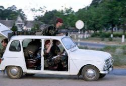 itcannotbestormed:  schweizerqualitaet:  strangola-la-morte: BELGIAN PARATROOPERS IN KOLWEZI (ZAIRE, 1978).     A random Renault 4 full of Belgian paratroopers appeared on your dashboard Reblog for good luck   Witness me. 