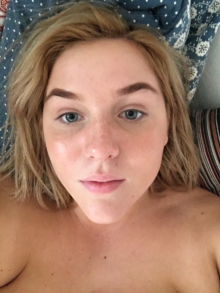 dadddysgiirl:  Just took some pics, trying to get boobs and face in the same picture is not the easiest 💞❤️💞❤️   So pretty 😍