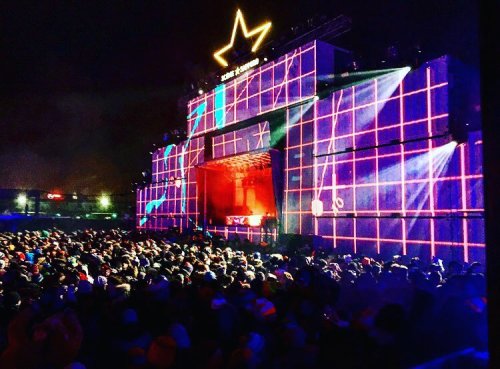 Killin it. #igloofest #montrealfortheweekend #wildout #crazylightshow #shitwaspoppin (at Igloofest V