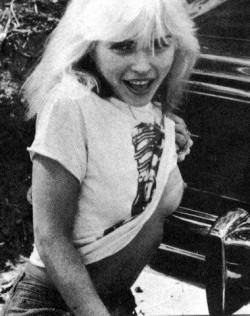 apanelofanalysts:  Debbie Harry