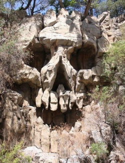 rage-comics-base:  Skull On The Side Of A