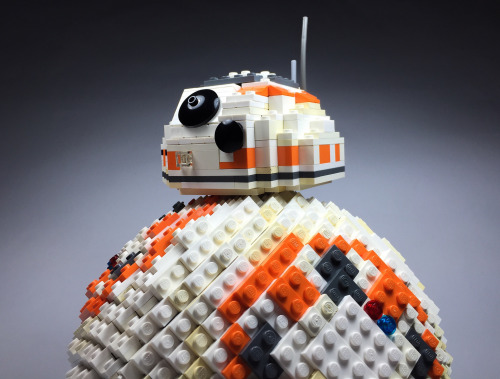 BB-8 par LEGO WillVia Flickr :Model by Takamichi IriePhoto by Will GalbraithFollow Mr. Irie here:Ins