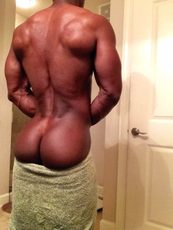 brokthom:  dominicanblackboy:  Damn even tho Deangelo a top he can get fucked wit