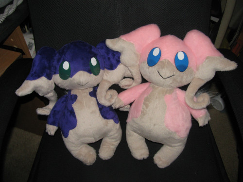 ill be honest and say im a bit disappointed in the shiny one. i know plushes are gonna be different even if they use the same pattern, but ehhh the eyes are mostly whats bothering me. theyre a bit far apart compared to the normal one, so it makes her