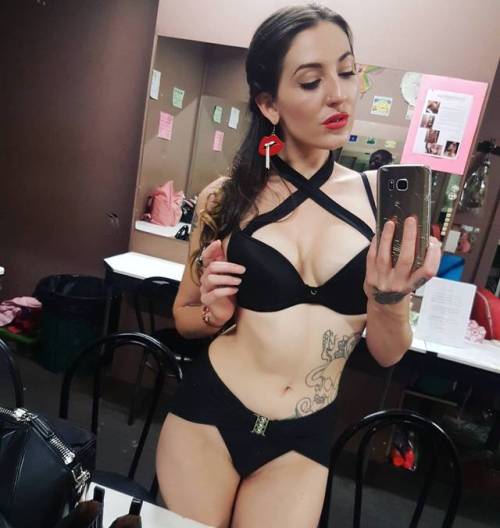 stripper-locker-room:  https://www.instagram.com/luna_star_child/ porn pictures