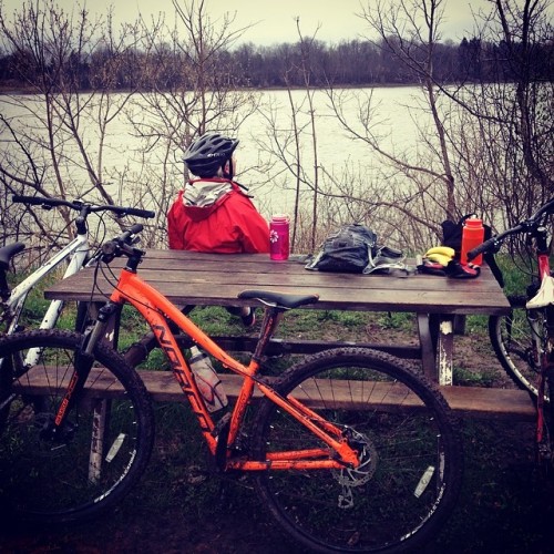 melrosenicole:  I wish I was biking. #fanshawe #ldnont #mtnbiking @phrawr @kristinahry