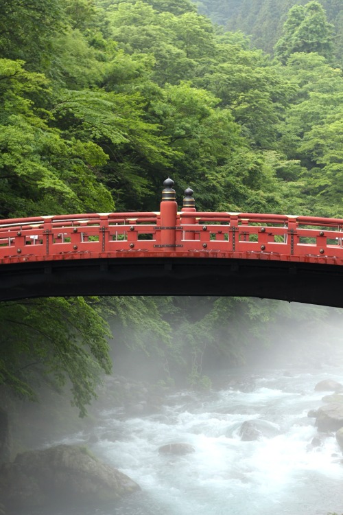 mangocrusades: The Shinkyo Bridge in Nikko