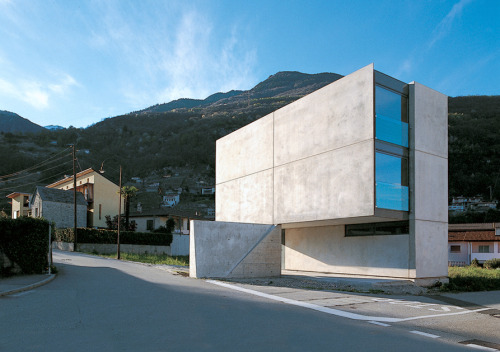 946. Guidotti Architetti (Giacomo Guidotti & Riccarda Guidotti) /// Grossi-Giordano House /// Mo