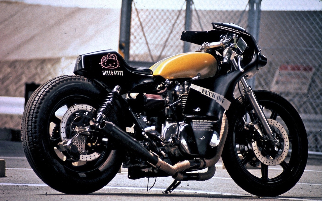 megadeluxe:XS 650 SP “Balle Rocketcowl” by An-Bu - Nagoya, Japan. (Via Inazuma