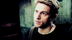 highfiveshiningstrike:   #AND IN THAT MOMENT I SWORE I WOULD KNEECAP ANYONE THAT