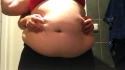 pudgebelly:  This babe just weighed in at