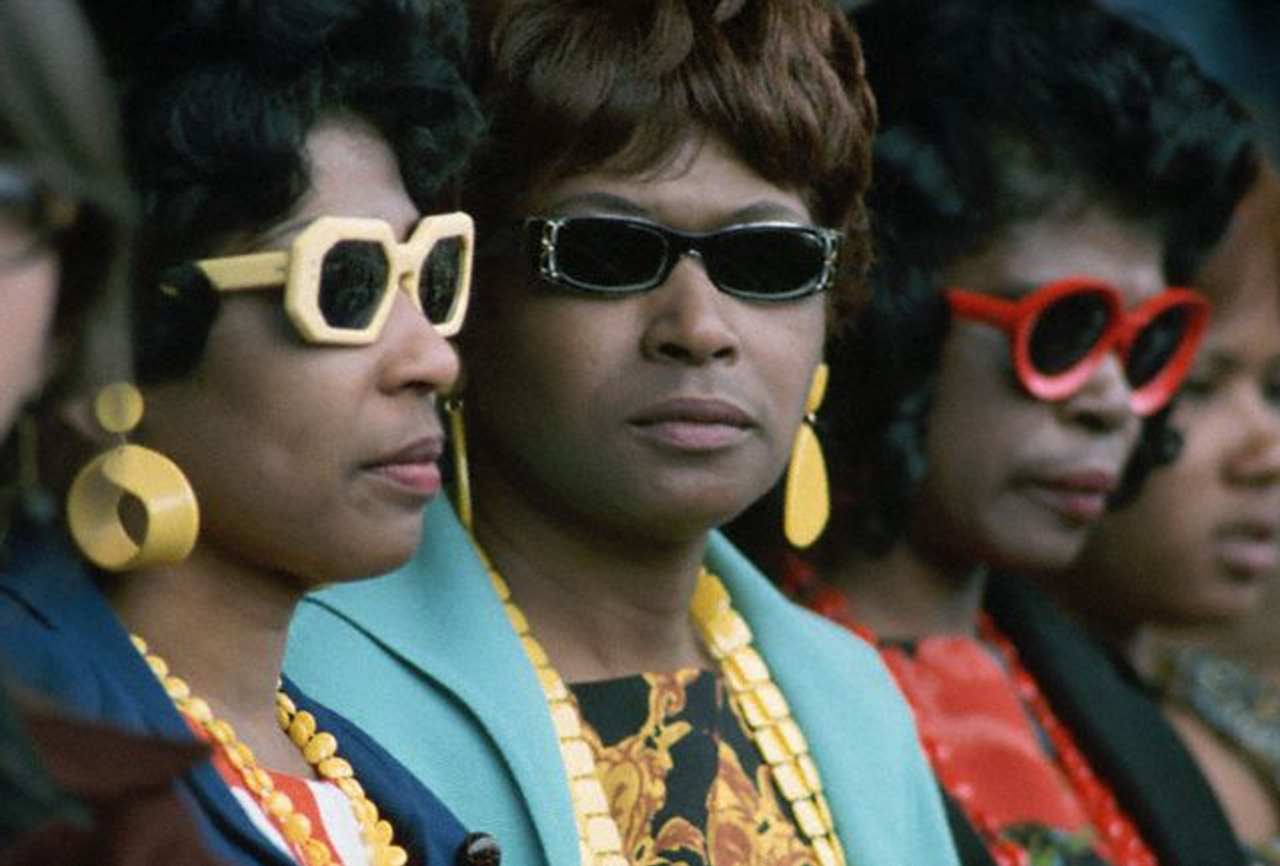 savetheflower-1967:  Ladies sporting their eye glasses styles at the Monterey Pop