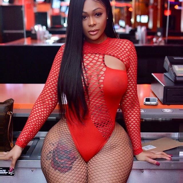 baddchickzownlee:  @__dym__