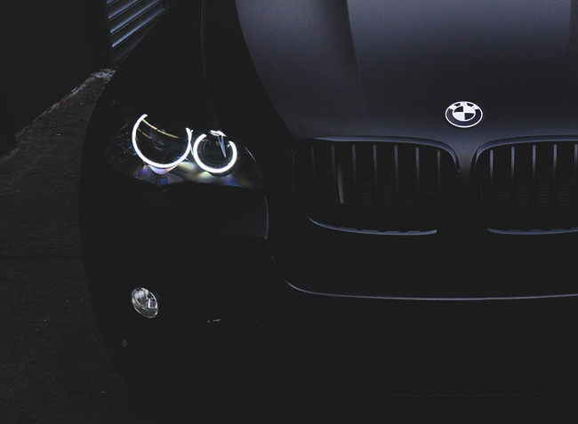 visualcocaine:  White eyes. 