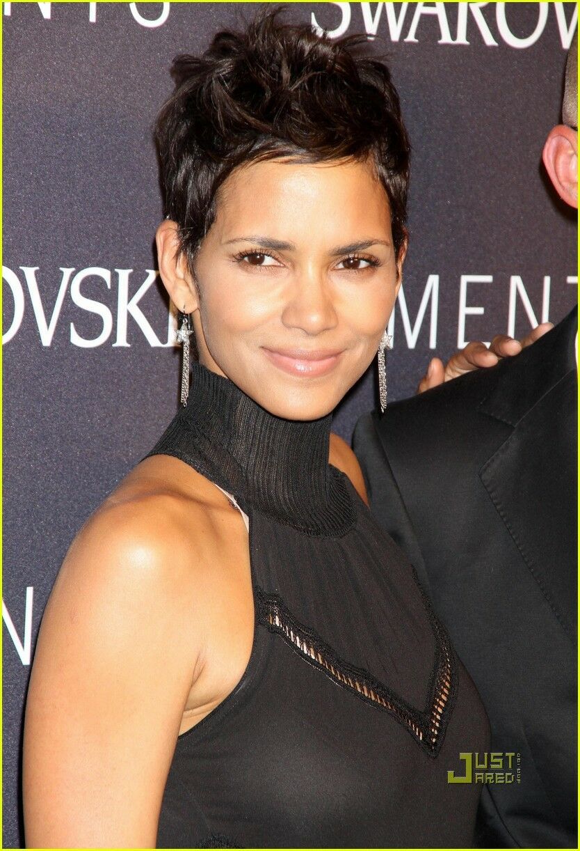 favorcelebs:  Halle Berry