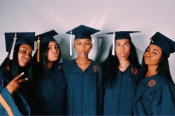 yattiyatti:  Women of color graduating!  Syracuse University  💁🏽💁🏾🎓😍 