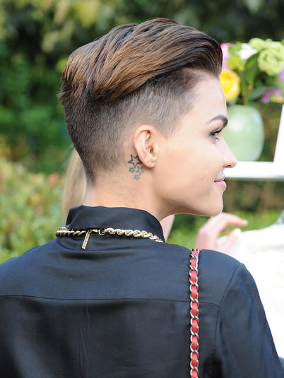 justcalmyourvagina:  queercentric:  suckme—beautiful:     Dammit, this woman is