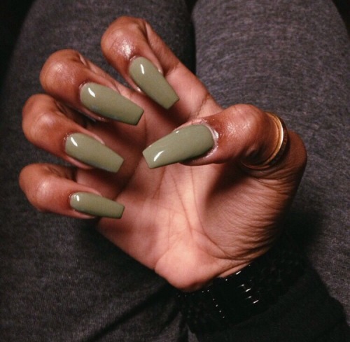 midnight-sun-rising:  brownglucose:  Because dark skinned women don’t get nearly enough shine when it comes to nail polish  For godsake what is the olive color?! 😩 