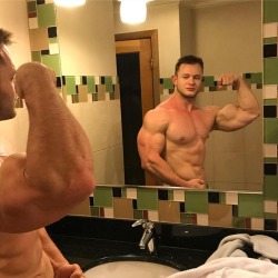 steelmusclegod:  Gym✅   #onlyfans #muscle