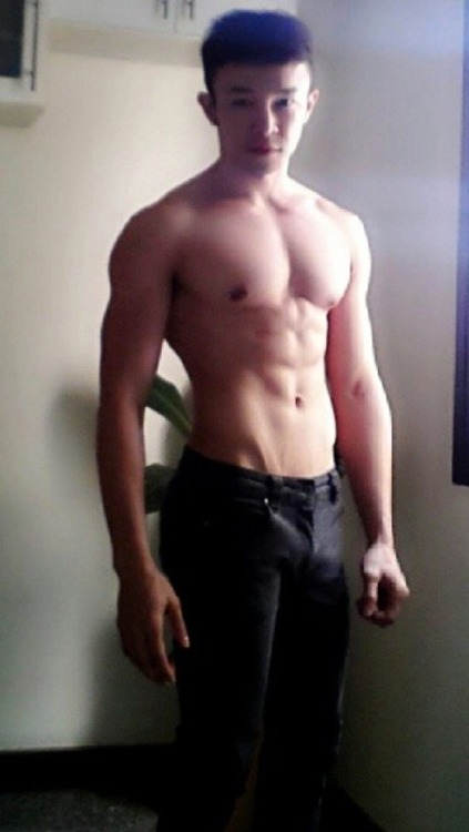 asianmusclefetish:  Original post: http://asianmusclefetish.tumblr.com
