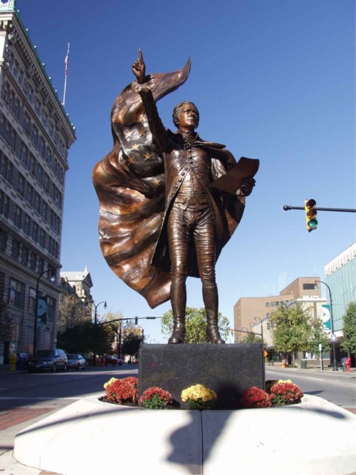 ladyhistory: publius-esquire: fbjs18: -Alexander Hamilton statue in downtown Hamilton, Ohio //Butler