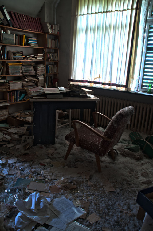 destroyed-and-abandoned:  The sad side of abandoned places. This office is in an old doctors house i