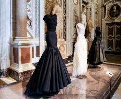 runwayandbeauty:  Couture/Sculpture: Azzedine Alaïa in the History of Fashion. 