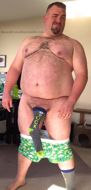 lovchbs:  theunderwearbear:  Alright boys, here’s your #cockinasock!  Now please, donate!  That’s the point, after all - even if you don’t want to donate specifically for testicular cancer.   The Canadian Cancer Society makes it super easy