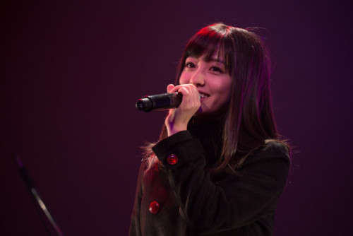 unknown634:  本日3月3日、「セーラー服と機関銃 -卒業-」のライブ付き公開直前イベントが東京・品川プリンスホテル クラブeXにて行われ、主人公・星泉を演じた橋本環奈が登壇した。 「めだか組