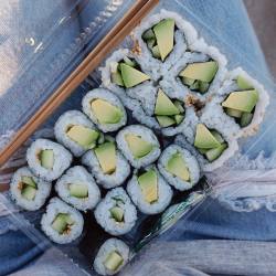 tessbegg:  Sushi quick fix ∼ Could have