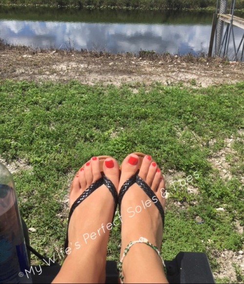 The wife’s sexy feet in nature