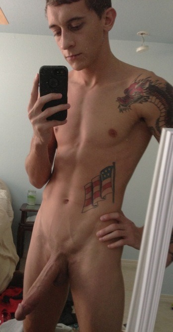 jadefristarz:  I HAD TO MAKE A DEDICATION FOR MR. FLAGPOLE BCUZ HE IS TRUELY BLESSED!!!!!!!!!!!!!!! check out his blog: http://flagpole331.tumblr.com http://jadefristarz.tumblr.com 