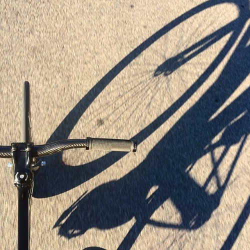bici-veloce:From fyxo - Sunday Rider. ift.tt/1sOpn35Vive le Vélo