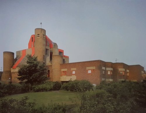 germanpostwarmodern:Church St Matthäus (1968-70) in Düsseldorf, Germany, by Gottfried Böhm